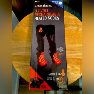 New 3.7 Volt rechargeable heated socks size 
L/XL